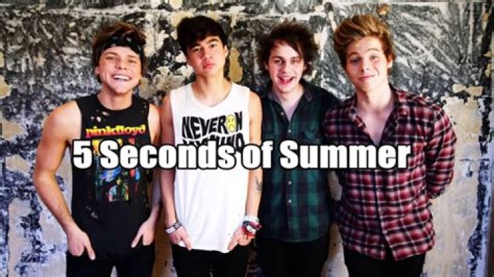 5 Seconds of Summer She’s Kinda Hot Lyrics Spanish Translation