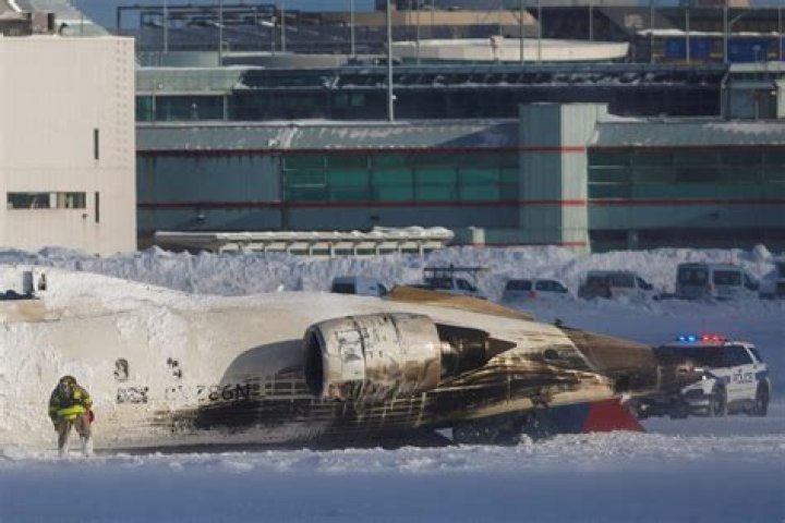 Air astana engine incident in 2004 and 2015 CCTV Original video: Air Astana engine incident in 2004 is considered a pivotal moment in aviation history