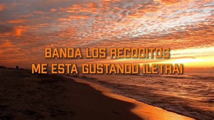 Banda los Recoditos Me Está Gustando Lyrics English Translation