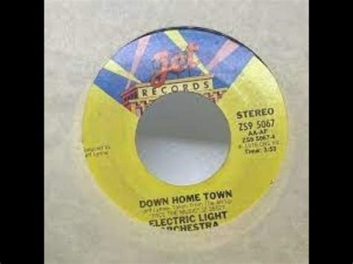 Electric Light Orchestra - Down Home Town Lyrics Meaning
