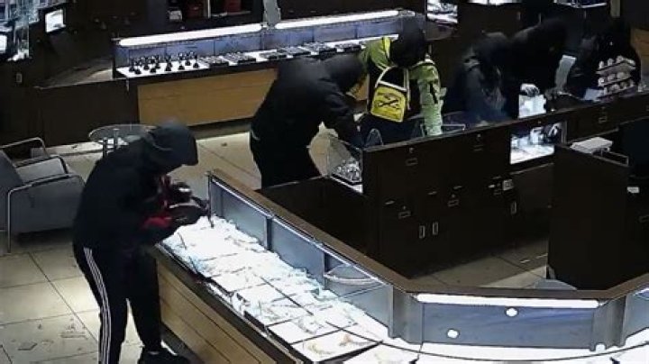 Horrifying incident! Michael Nigris Obituary – Cause Of Death: What Happened To Oshawa Pawn Shop Employee? Wanted 2 suspects who murdered Oshawa pawn shop