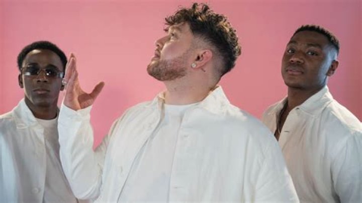 James Vickery (I Get So) Emotional Lyrics English Translation