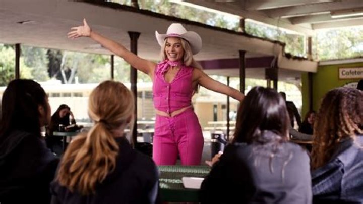 Margot Robbie Net Worth: Details About Movie, Career, Home, Age, Income