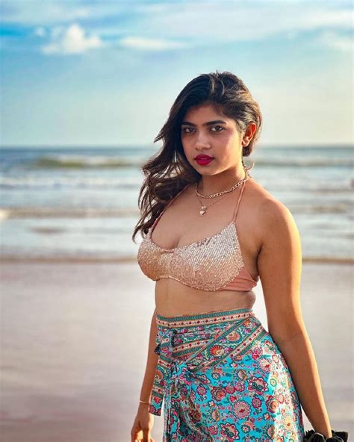 Rithu Chowdary’s Captivating Video and Photo Goes Viral, Takes Twitter by Storm
