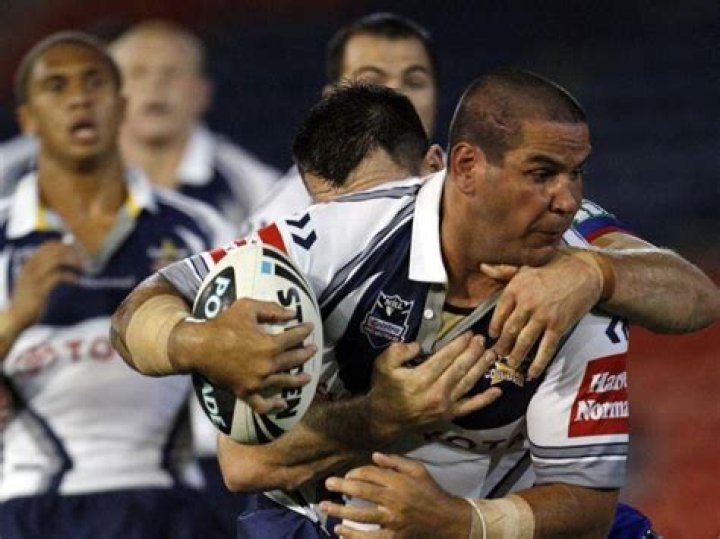 [Sad] Former Queensland State of Origin Star Carl Webb Dies at 42 After Battle with Motor Neurone Disease