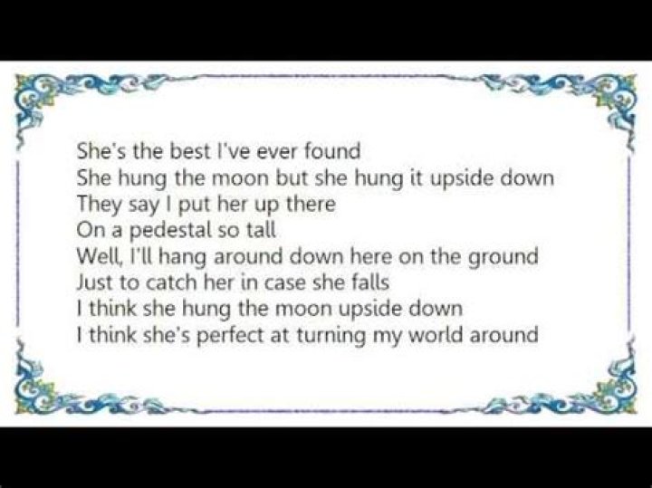 She thinks i hung the moon lyrics