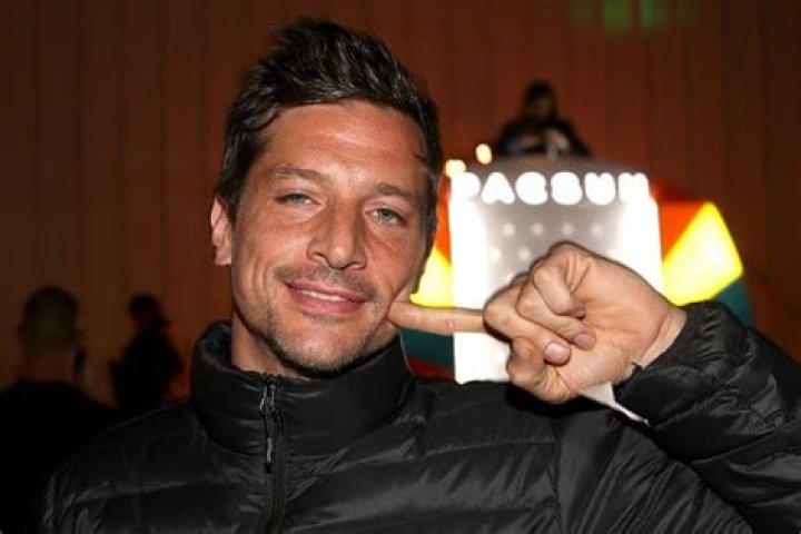 Simon Rex Net Worth: Details About Him, Career, Home, Age, Income