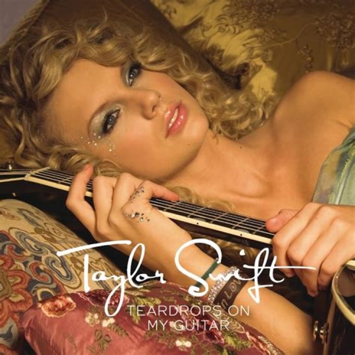 Taylor Swift - Teardrops On My Guitar Lyrics Meaning
