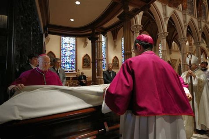 Viral Video Full: Witness the Heartbreaking Mourning of Kevin Birmingham’s Death as Bishop Family Pays Tribute